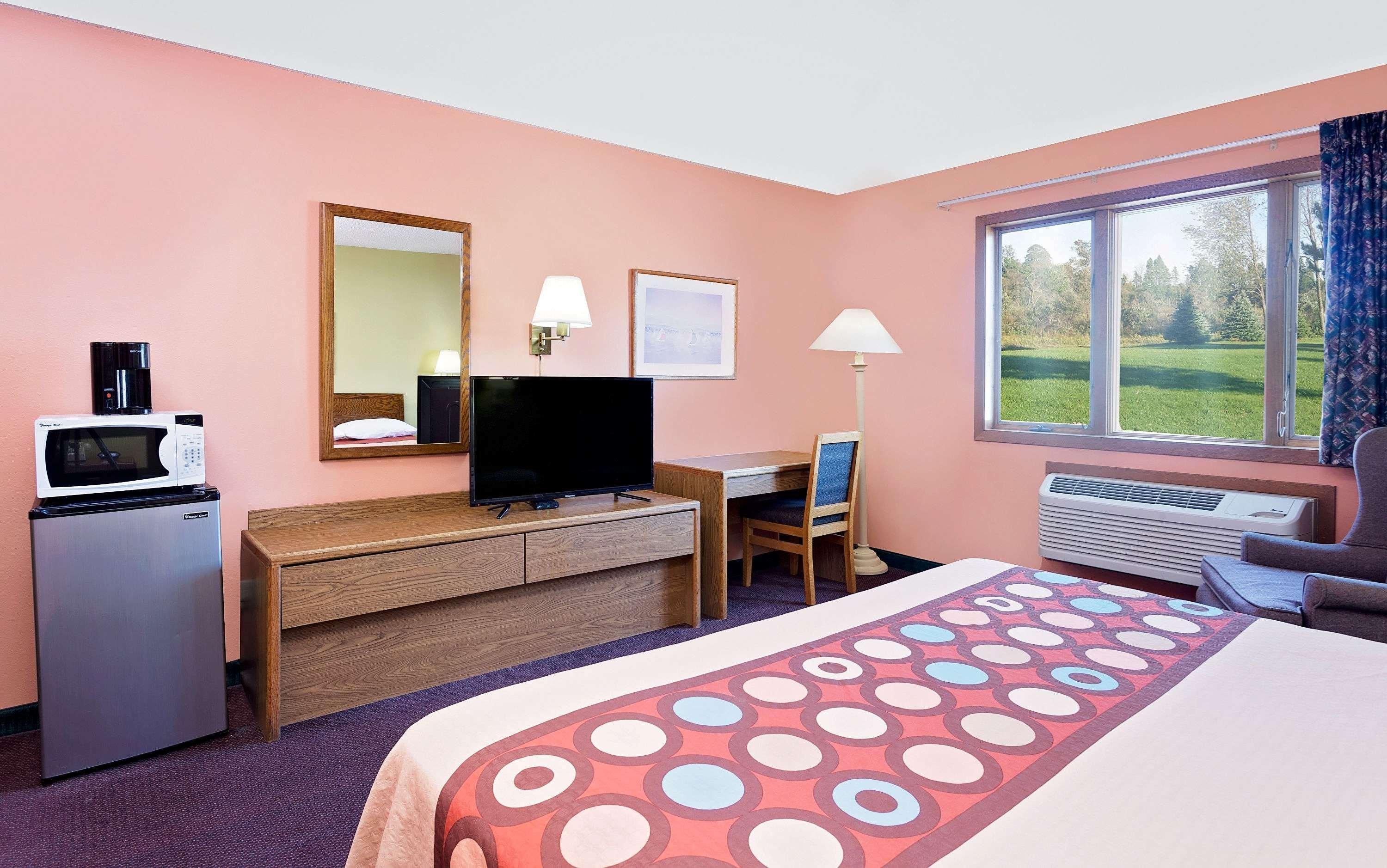 Super 8 By Wyndham Sturgeon Bay Hotel Exterior photo