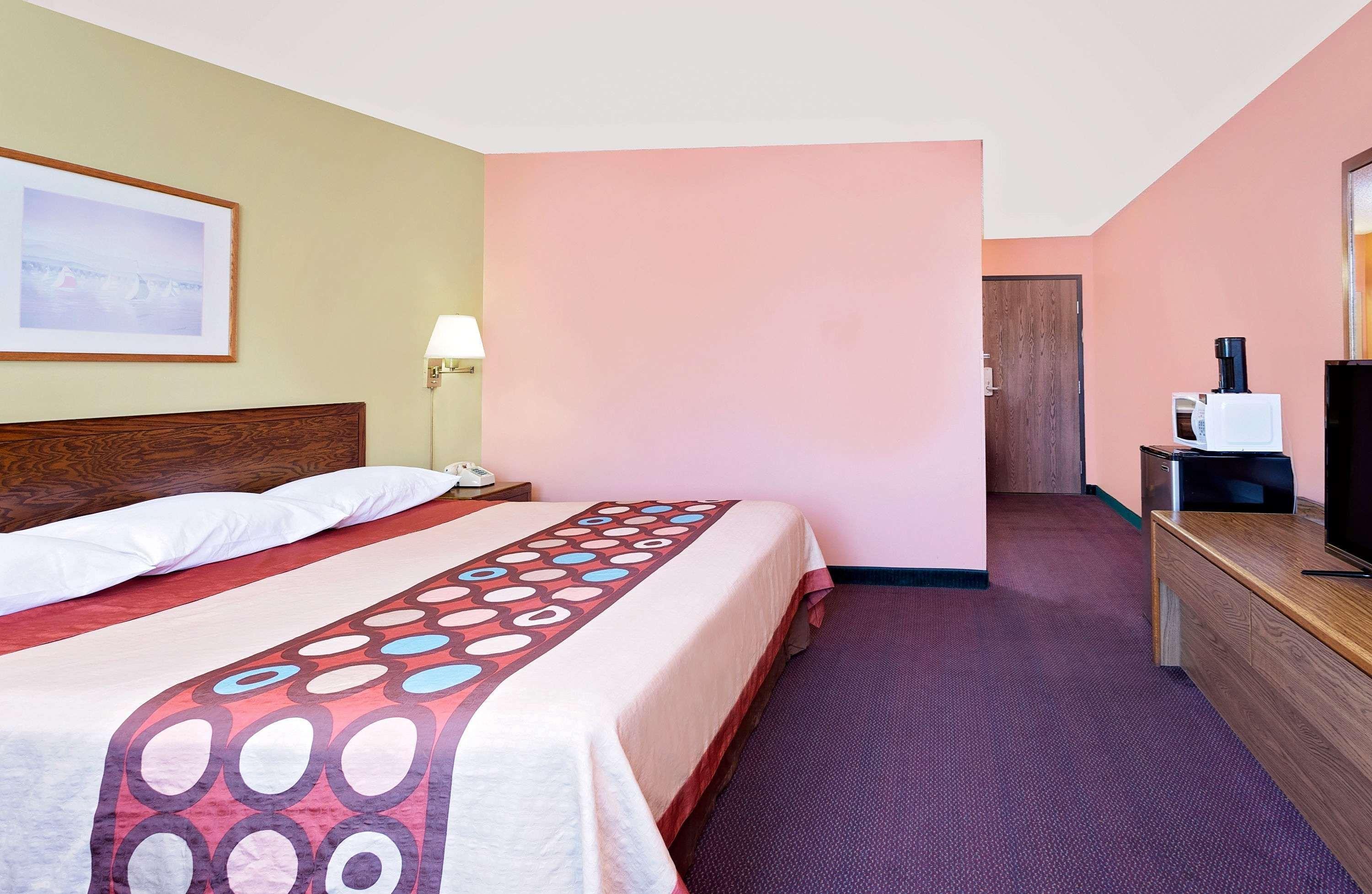 Super 8 By Wyndham Sturgeon Bay Hotel Exterior photo