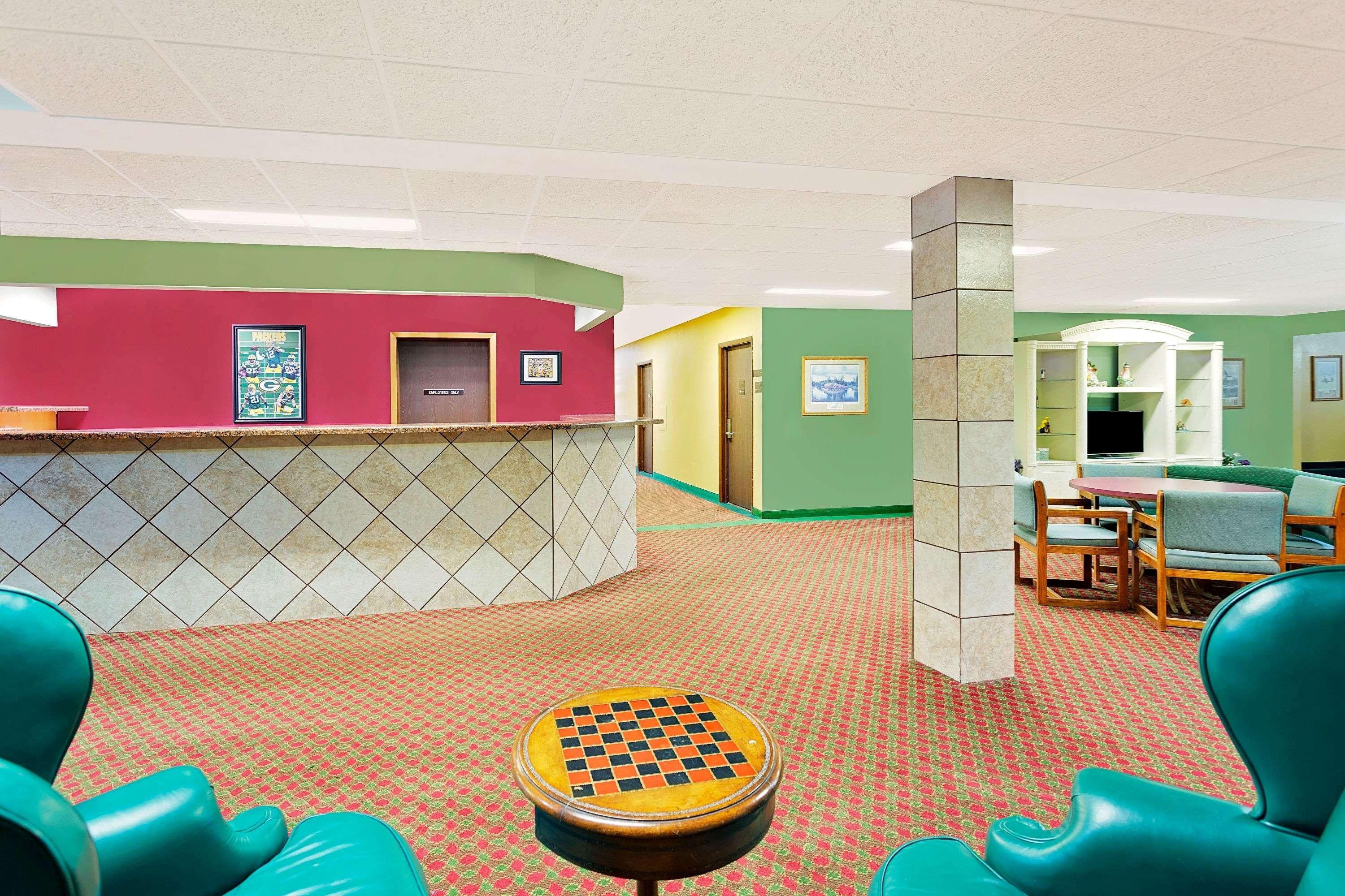 Super 8 By Wyndham Sturgeon Bay Hotel Exterior photo